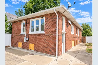 1110 N 16th Avenue, Melrose Park, IL 60160 - Photo 2