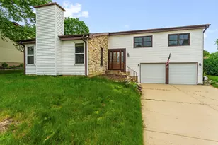 119 Garland Ct, Glendale Heights, IL 60139 - Photo 1