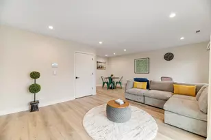 7109 N Western Ave, Chicago, IL 60645 - Photo 2