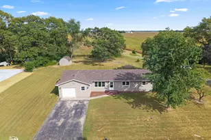 1871 S Oaklawn Dr, Saint Anne, IL 60964 - Photo 1