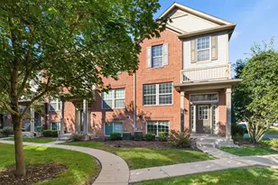 631 Conservatory Ln, Aurora, IL 60502 - Photo 1