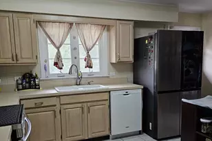 12543 S Menard Ave, Palos Heights, IL 60463 - Photo 2