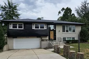 12543 S Menard Ave, Palos Heights, IL 60463 - Photo 1
