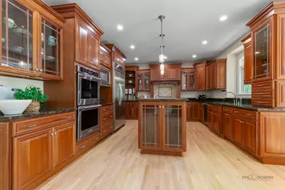 14805 Creekside Path, Libertyville, IL 60048 - Photo 10