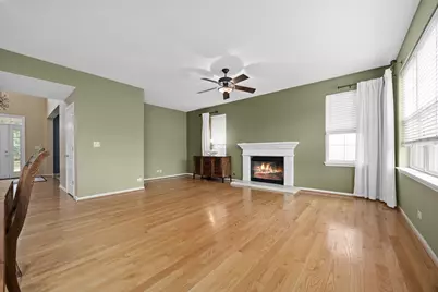 718 Versailles Parkway, Oswego, IL 60543 - Photo 10