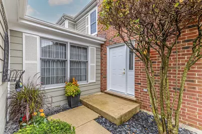 10 Newcastle Lane, Lincolnshire, IL 60069 - Photo 2