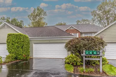 10 Newcastle Lane, Lincolnshire, IL 60069 - Photo 1
