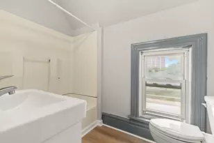 1035 Benton St, Rockford, IL 61107 - Photo 12
