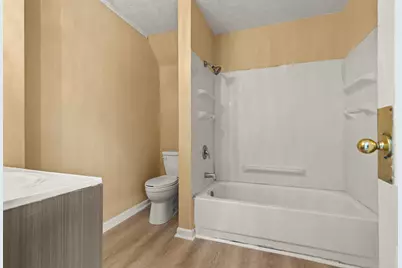 1035 Benton Street, Rockford, IL 61107 - Photo 6