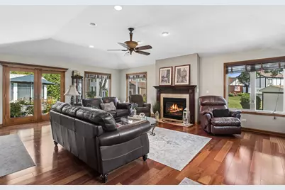 1251 N Scarlet Drive, Addison, IL 60101 - Photo 6