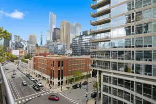 200 W Grand Ave, Chicago, IL 60654 - Photo 44