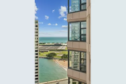 401 E Ontario Street #2707, Chicago, IL 60611 - Photo 8
