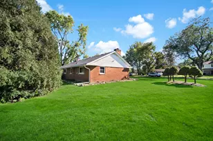830 McClaran Ave, Aurora, IL 60506 - Photo 12