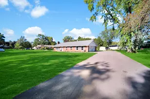 830 McClaran Ave, Aurora, IL 60506 - Photo 6