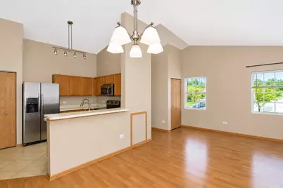 1623 Silverstone Drive #1623, Carpentersville, IL 60110 - Photo 4