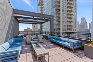 247 E Chestnut St, Chicago, IL 60611 - Photo 20
