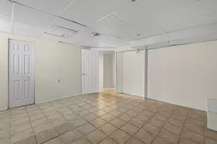 207 N Yale Ave, Villa Park, IL 60181 - Photo 18