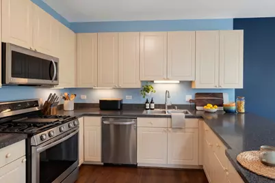 384 W Pointe Drive, Vernon Hills, IL 60061 - Photo 10