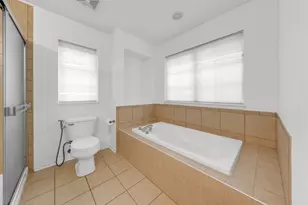 384 W Pointe Dr, Vernon Hills, IL 60061 - Photo 28