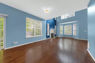 384 W Pointe Dr, Vernon Hills, IL 60061 - Photo 8