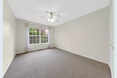 384 W Pointe Drive, Vernon Hills, IL 60061 - Photo 16