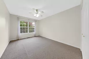 384 W Pointe Dr, Vernon Hills, IL 60061 - Photo 16