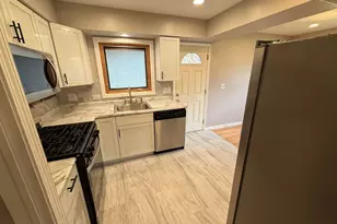 9109 Parkside Ave, Morton Grove, IL 60053 - Photo 22
