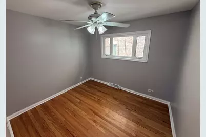 9109 Parkside Avenue #1, Morton Grove, IL 60053 - Photo 4