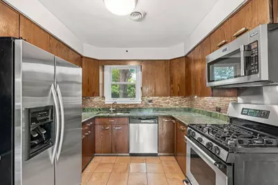 311 N Mac Arthur Boulevard, Mount Prospect, IL 60056 - Photo 12