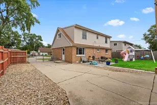 6927 Olympic Dr, Bridgeview, IL 60455 - Photo 24