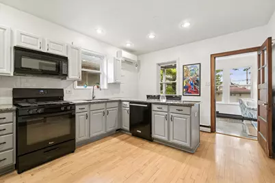 5424 W Waveland Avenue, Chicago, IL 60641 - Photo 12