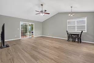 135 Kevin Dr, Coal City, IL 60416 - Photo 4