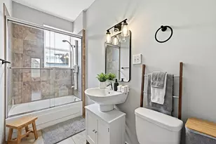 2121 N St Louis Ave, Chicago, IL 60647 - Photo 10