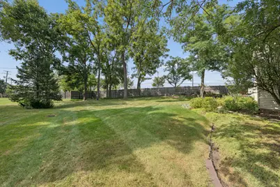1069 Devonshire Avenue, Naperville, IL 60540 - Photo 34