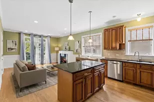 7246 N Oakley Ave, Chicago, IL 60645 - Photo 4