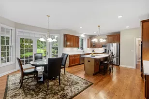 8207 Red Bark Ln, Cary, IL 60013 - Photo 10