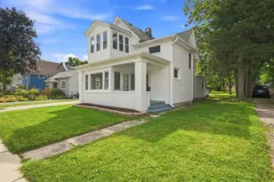 428 E Wilson St, Batavia, IL 60510 - Photo 1