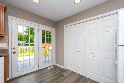 2312 Briar Lane, Lindenhurst, IL 60046 - Photo 8