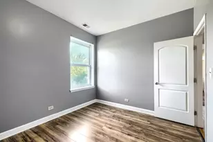 7724 S Cornell Ave, Chicago, IL 60649 - Photo 26