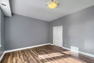 7724 S Cornell Ave, Chicago, IL 60649 - Photo 12
