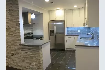 930 Perrie Drive #203, Elk Grove Village, IL 60007 - Photo 4