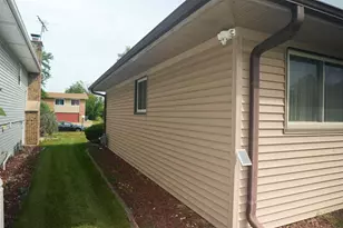 3103 Smoke Tree Ct, Hazel Crest, IL 60429 - Photo 4