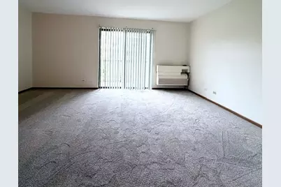 33661 N Royal Oak Lane #105, Grayslake, IL 60030 - Photo 2