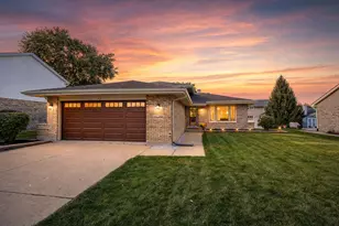 20W456 Westminster Dr, Downers Grove, IL 60516 - Photo 1