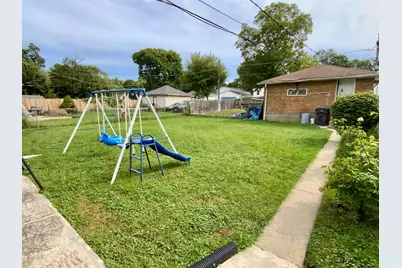 909 Prescott Street, Waukegan, IL 60085 - Photo 2
