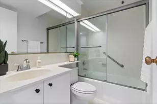 400 E Ohio St, Chicago, IL 60611 - Photo 18