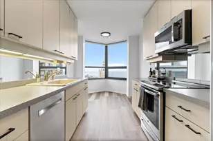 400 E Ohio St, Chicago, IL 60611 - Photo 14