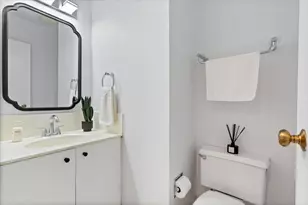 400 E Ohio St, Chicago, IL 60611 - Photo 16