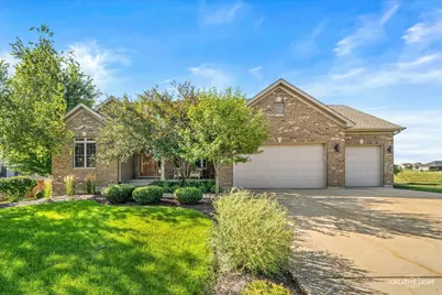 724 Emanuel Lane, Sycamore, IL 60178 - Photo 1