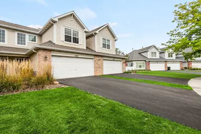 1693 S Candlestick Way #1693, Waukegan, IL 60085 - Photo 2